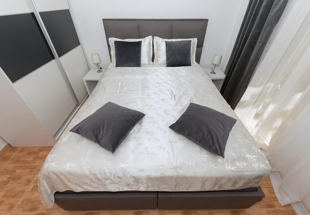 Apartments Ivi - 100 M From Pebble Beach 德朗西斯 外观 照片