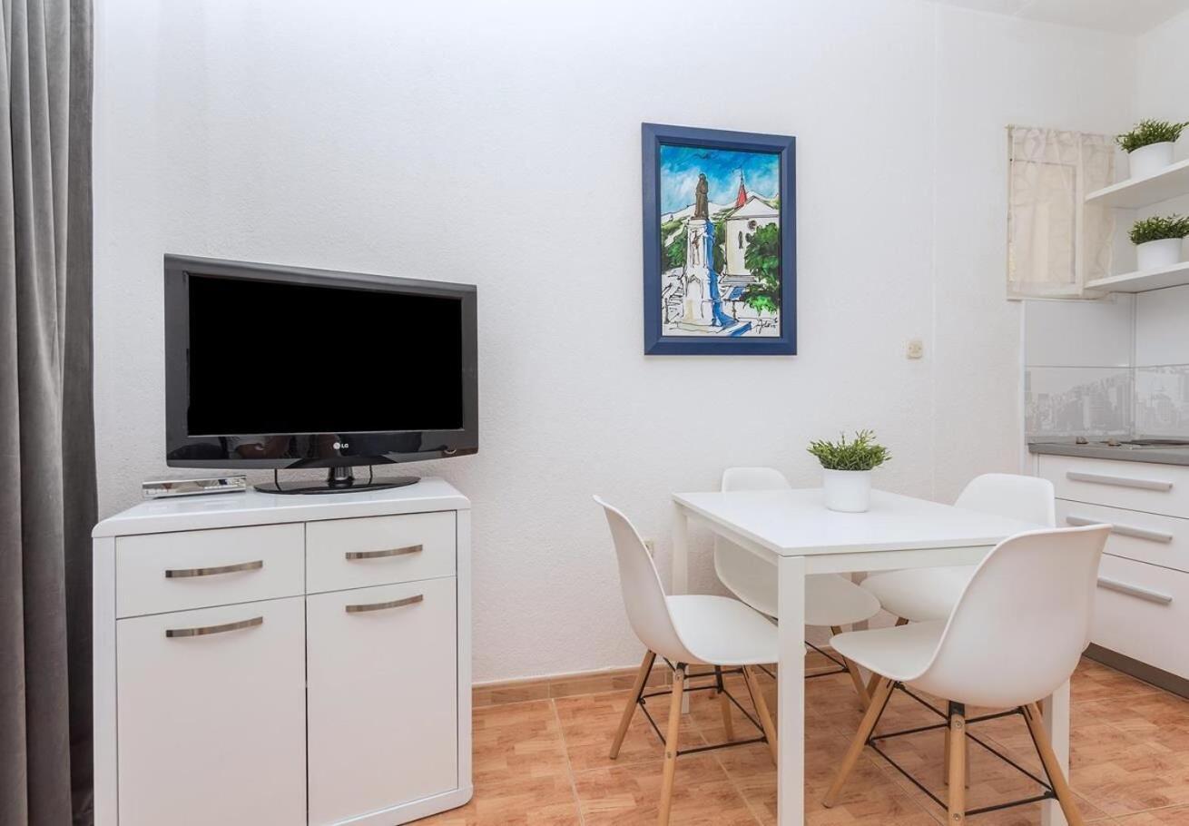 Apartments Ivi - 100 M From Pebble Beach 德朗西斯 外观 照片